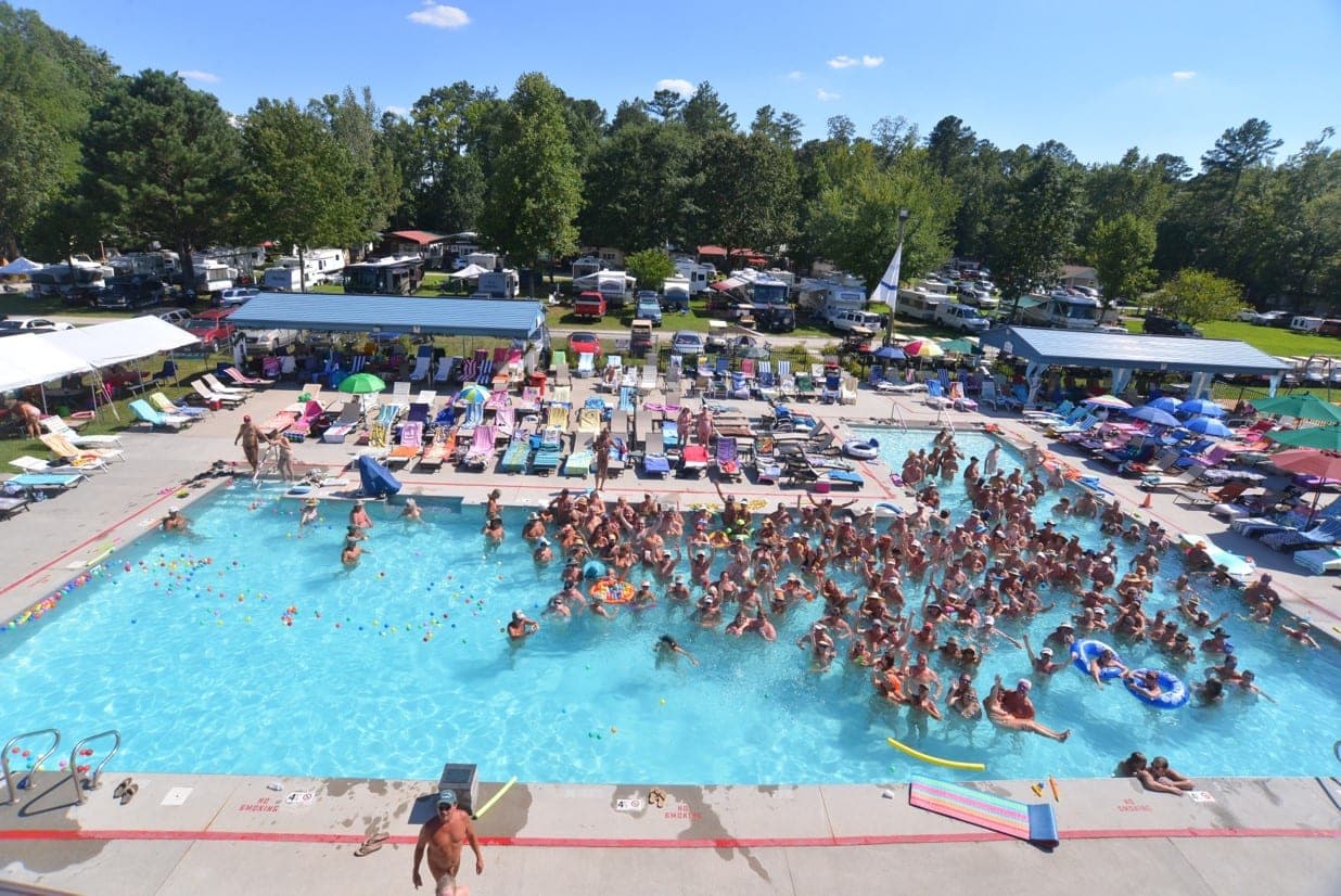 Summer day at the White Tail Resort swimming pool